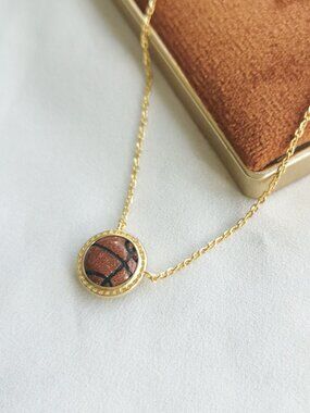 Kendra Scott Gold Basketball Orange Goldstone Short Necklace